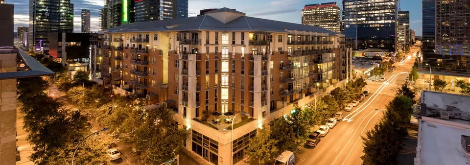 AMLI Downtown apartment building