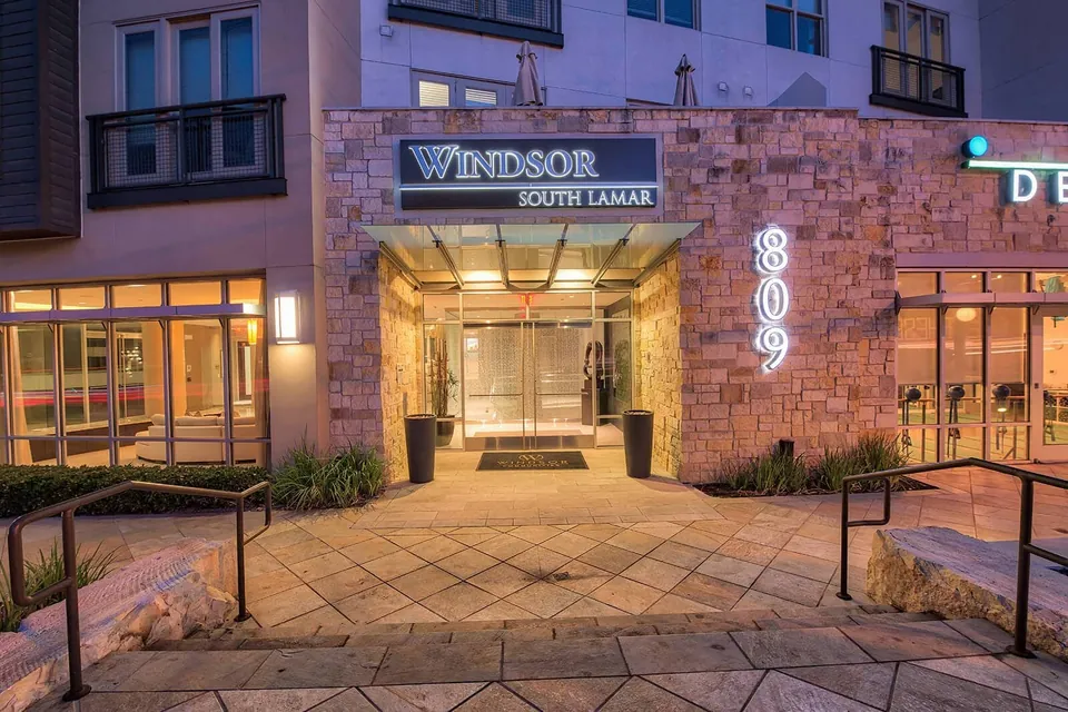 Windsor South Lamar apartment building