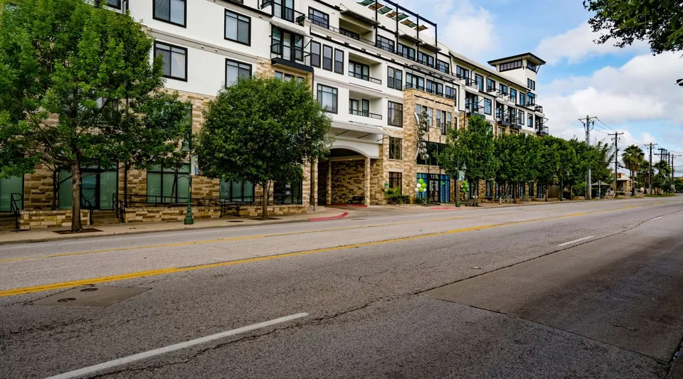 Crescent apartment building
