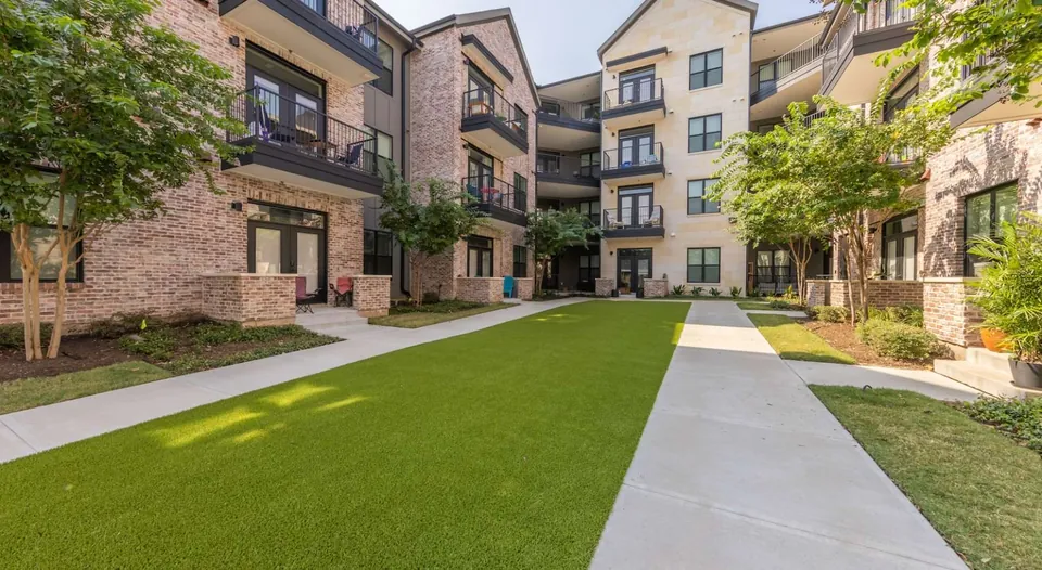 Lenox 7th apartment building